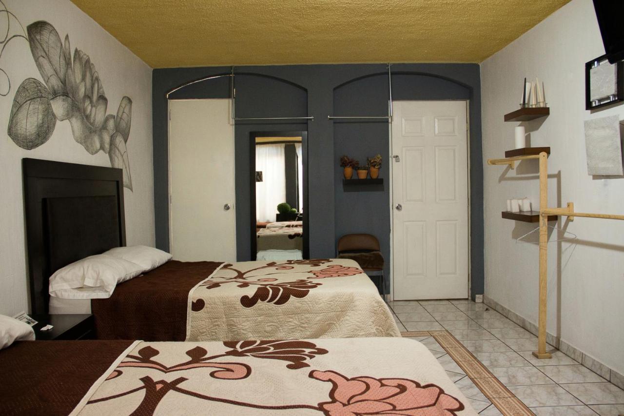 Hotel Boutique Charlotte Arandas Extérieur photo